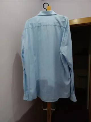 Camisa de Cortefiel.