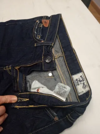 Pantalones vaqueros azules .