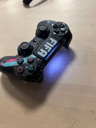 Mando Playstation 4 FIFA..