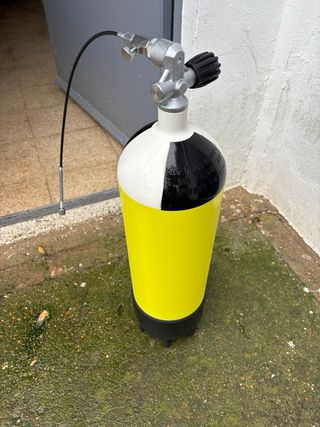 Botella de buceo 10L semi nueva 300bar