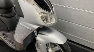 Aprilia Sportcity 125 Plata