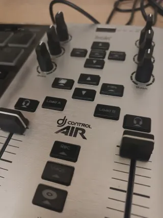 Controladora DJ Hercules DJ Control AIR S Series