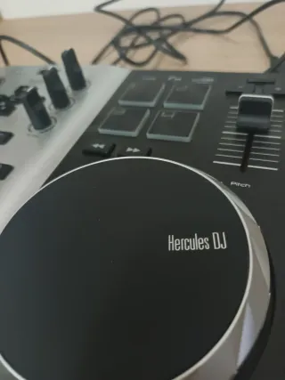Controladora DJ Hercules DJ Control AIR S Series