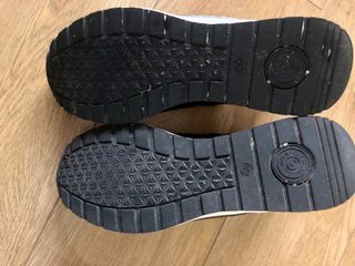 Zapatilla mujer negra