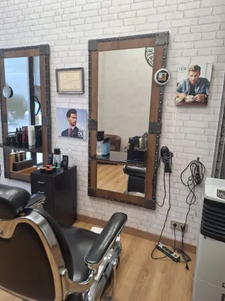 Peluqueria Masculina  NO es low cost