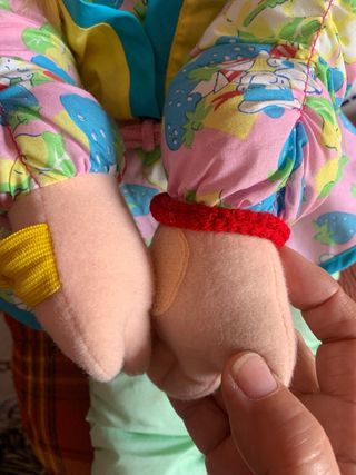 Muñeca Famosa 95 Camina Contigo 70 centimetros