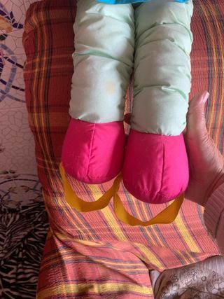 Muñeca Famosa 95 Camina Contigo 70 centimetros