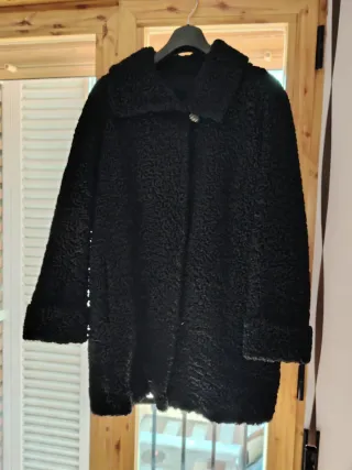 Abrigo de Astracán Negro