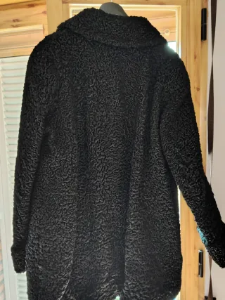 Abrigo de Astracán Negro