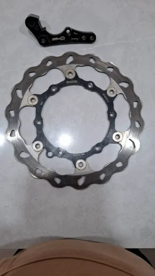 Disco Freno Galfer más soportes de pinza