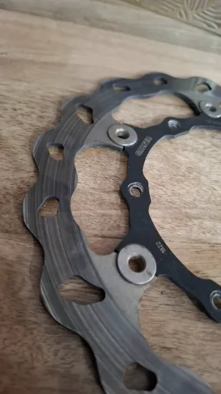 Disco Freno Galfer más soportes de pinza