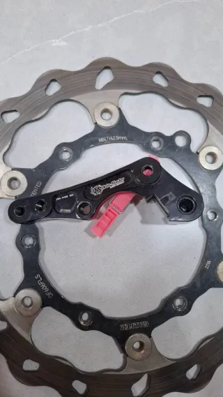 Disco Freno Galfer más soportes de pinza