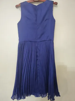 Vestido azul de fiesta con flores