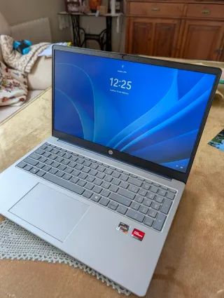 Portátil HP Ryzen 7. 32GB RAM. 1TB SSD Nuevo