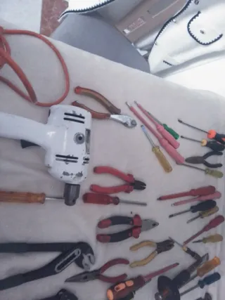 Lote de herramientas manuales