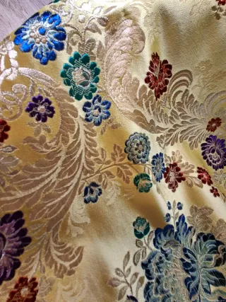 Tela bordada seda y plata 46x72cm