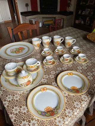 Servizio Tazze e Piatti  thun country