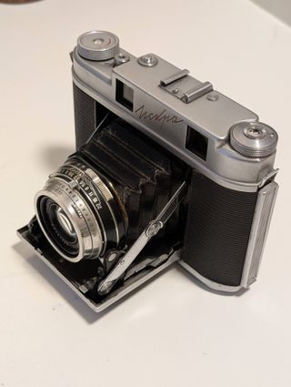 Cámara ISKRA 6x6 medio formato