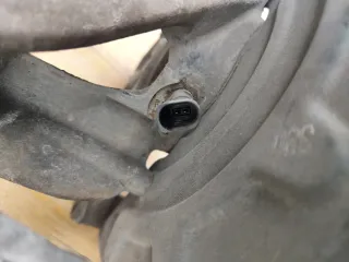 Mangueta Izquierda Seat León 2015 y pinza de freno