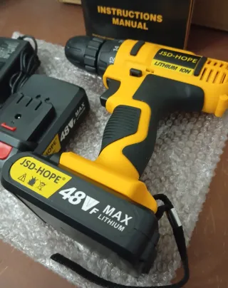 TALADRO ATORNILLADOR 2 BATERÍAS.