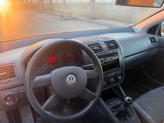 Volkswagen Golf 2004