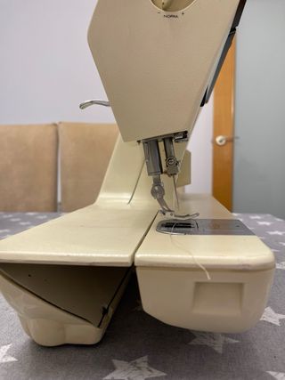 Máquina de coser Singer Futura 2000