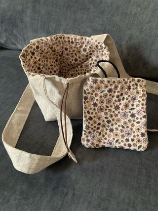 Bolso de mano hecho a mano con neceser