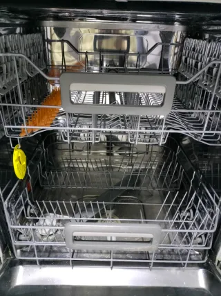 Cestos para lavavajillas Electrolux.