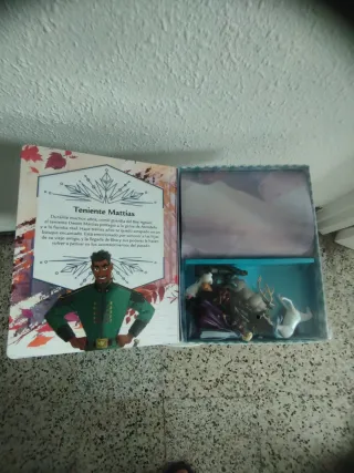 Frozen 2. Libroaventuras: Incluye un cuento, fi...