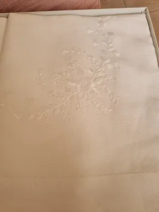 Lenzuola Puro Lino Ricamato a Mano completo