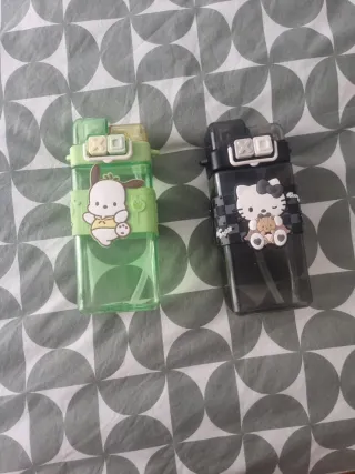 Botellas infantiles Hello Kitty y Pochacco