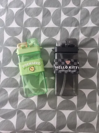 Botellas infantiles Hello Kitty y Pochacco