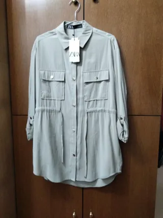 Chaqueta Zara Beige Talla M pero grande,