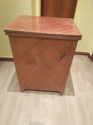 Máquina de coser Sigma con mueble