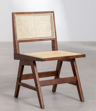 Silla de madera y ratán