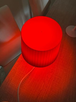 Lámpara de mesa roja vintage Ikea