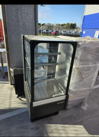 Vitrina expositora refrigerada