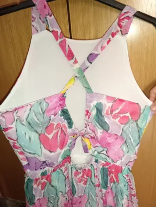 Vestido niña estampado floral marca Mayoral.