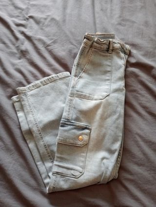 Pantalón cargo vaquero Zara niña