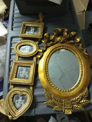 Conjunto de marco de fotos y espejo dorado