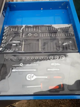 Carro de herramientas falta juego carraca de 1/2"