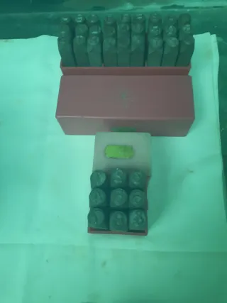 Juego punzones letras y números 5/16