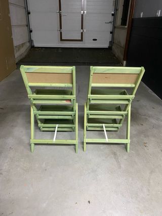 2 Estanterías de madera para plantas