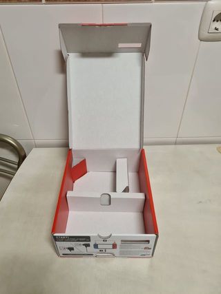 Caja Nintendo Switch OLED Roja y Azul