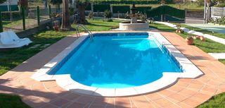 Piscina poliester 9.90x4.00m