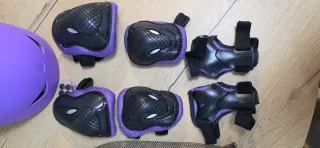 Casco y protecciones infantiles morado