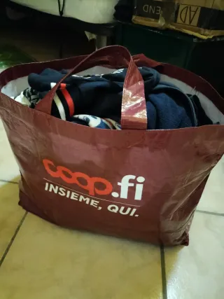 Lotto vestiti bambino inverno 8-9 anni. Due buste