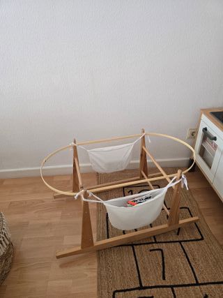 Moisés mimbre con soporte madera