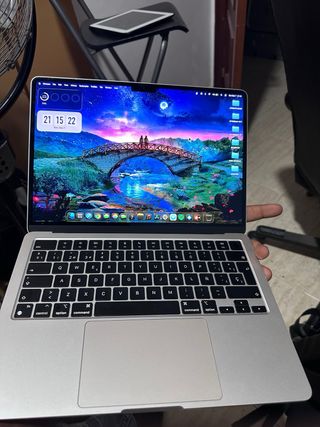 MacBook Air M2 Argento