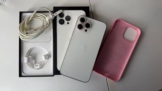 iPhone 13 Pro Max 256 GB Plata – Impecable, caja